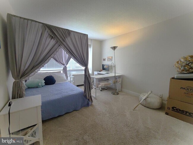 Building Photo - 5500 Friendship Blvd