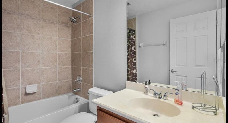 Building Photo - 742 Featherstone Ln