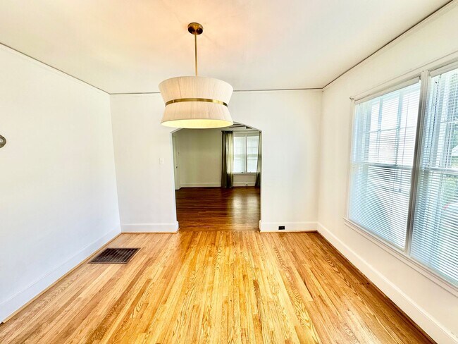 Building Photo - 441 Jackson St