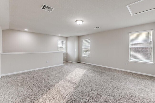 Building Photo - 348 Shiner Ln