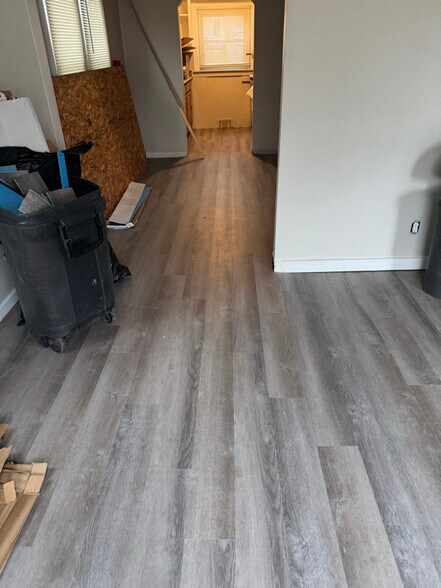 Building Photo - 9121 Hugh St