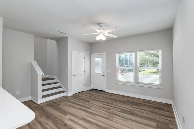 Building Photo - Stunning Brand-New 3-Bedroom, 3-Bathroom H...
