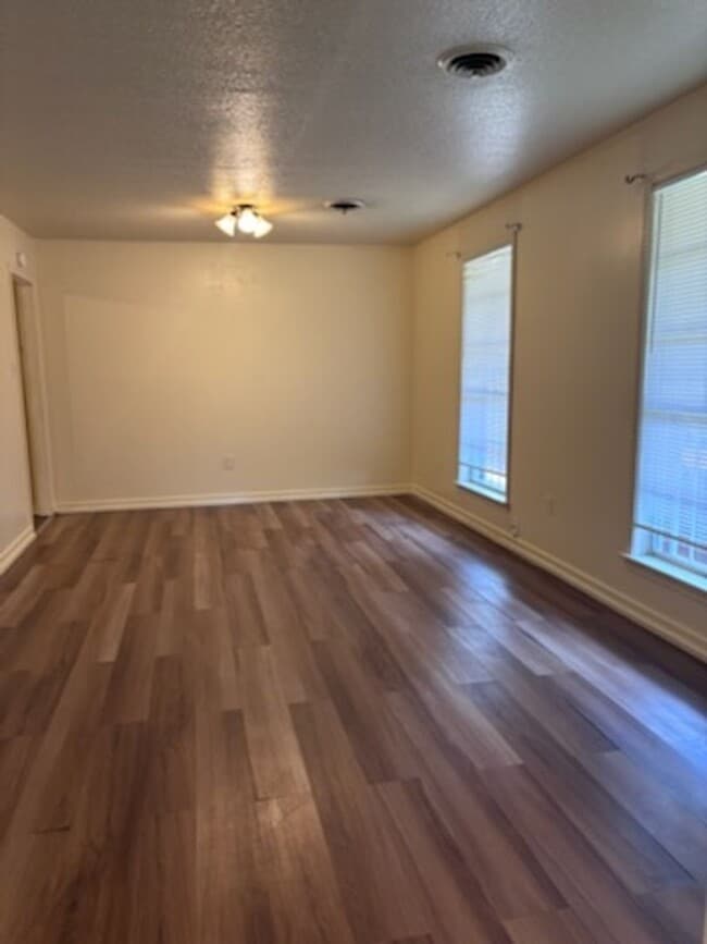 Building Photo - 3125 Bienville Dr