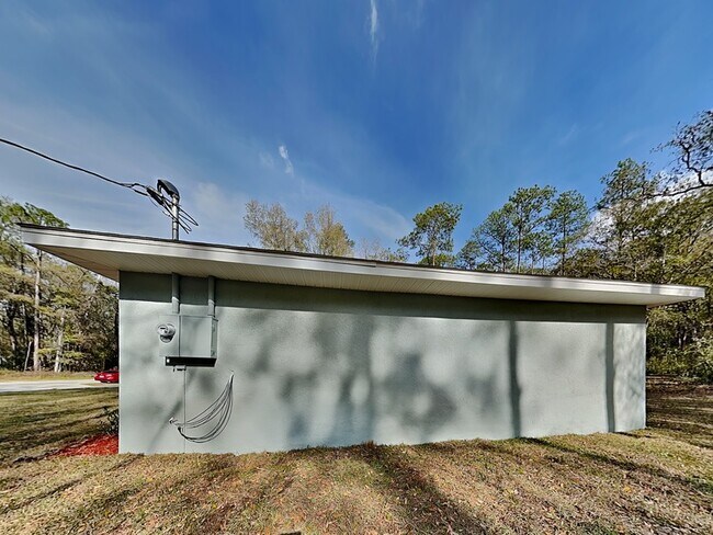 Building Photo - 1320 W Emerson Pl