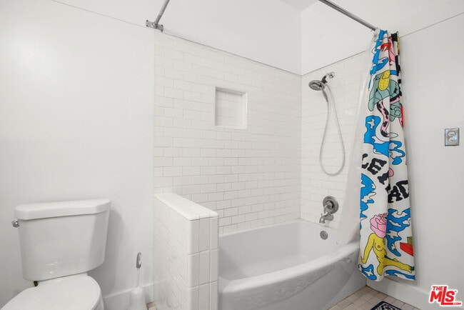 Building Photo - 1438 W 45th St