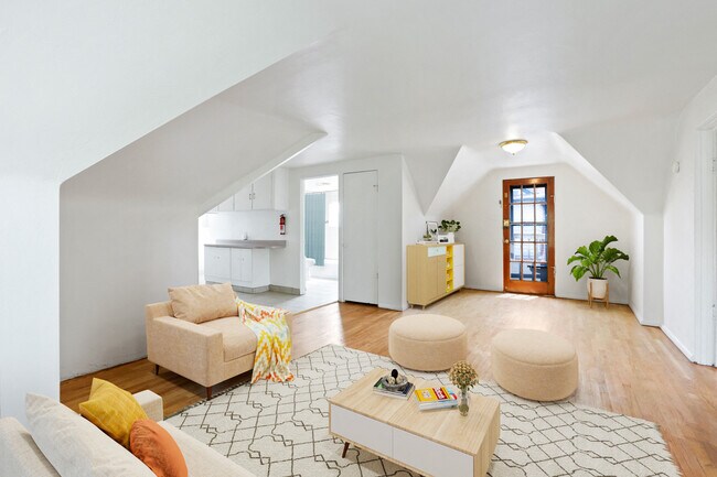 Building Photo - 872 N Clarkson