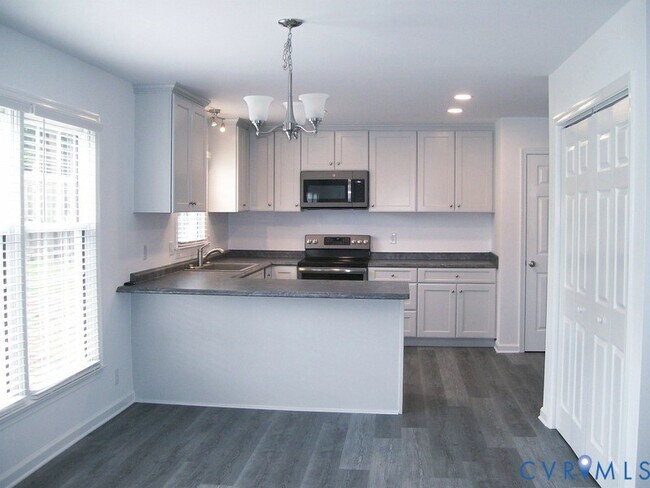Building Photo - 111 Lakeside Dr
