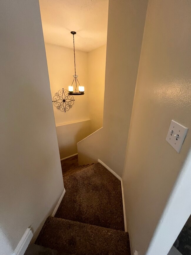 Building Photo - 1383 S Slate Canyon Dr