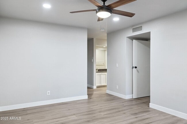 Building Photo - 7950 E Starlight Way