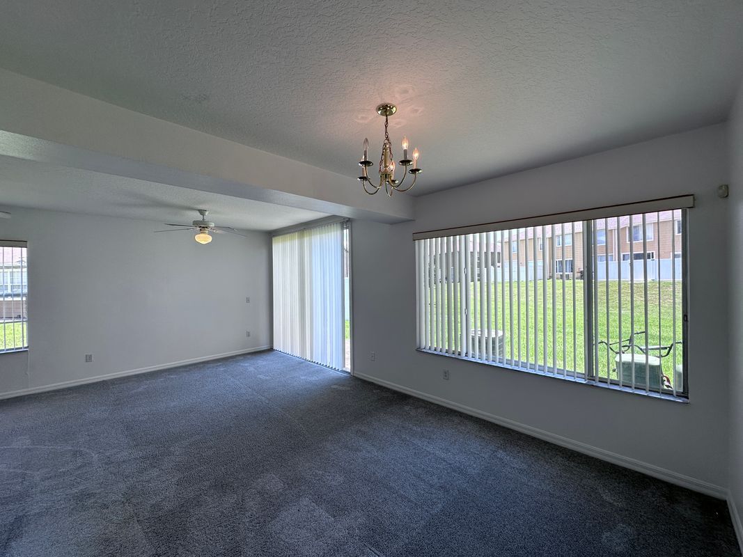 Building Photo - 307 Coconut Palm Way