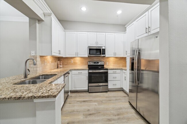 Building Photo - 5353 Memorial Dr