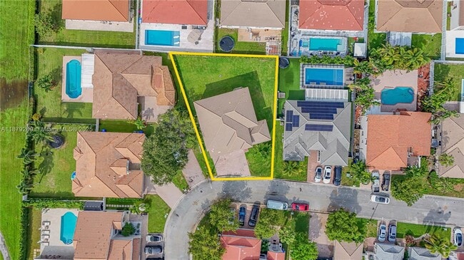 Building Photo - 5371 SW 32nd St