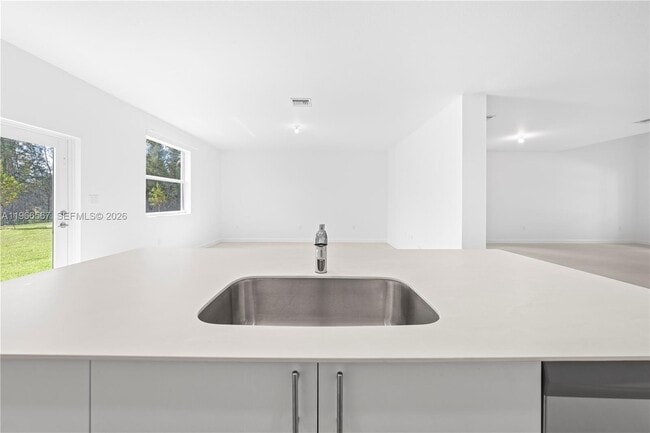 Building Photo - 2442 SE 30th St