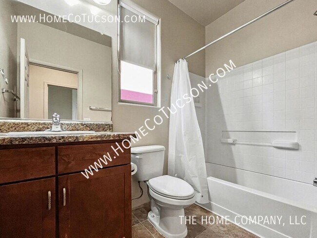 Building Photo - 2808 N Silkie Pl