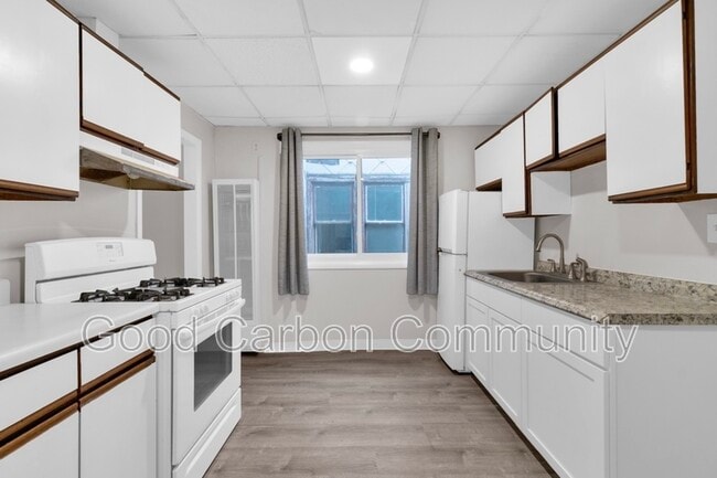 Building Photo - 1251 Hertel Ave