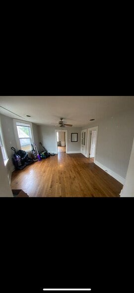 Building Photo - 2725 N Bremen St