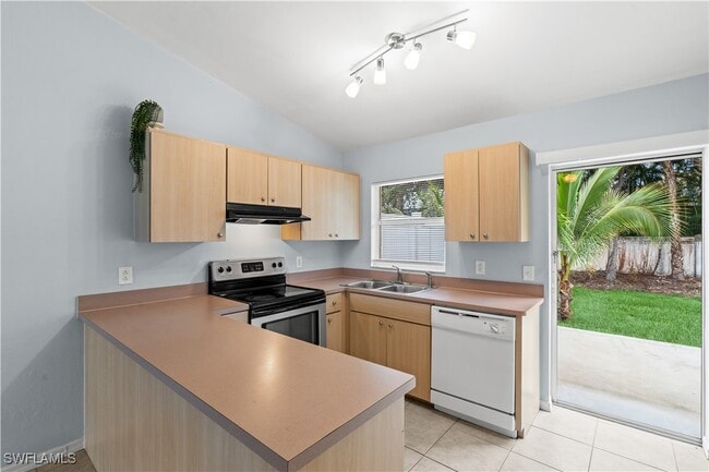 Building Photo - 8402 Matanzas Rd