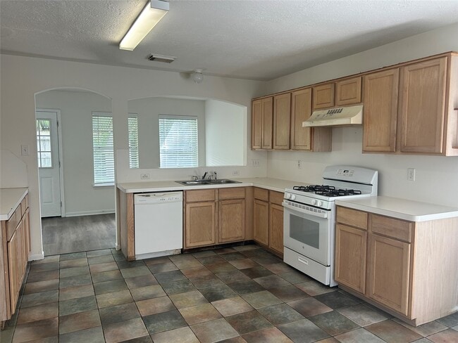 Building Photo - 24011 Goodfellow Dr