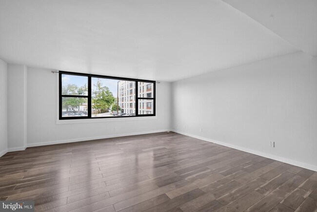 Building Photo - 4600 Duke St