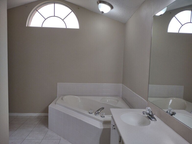 Building Photo - 349 N Turkey Pine Loop