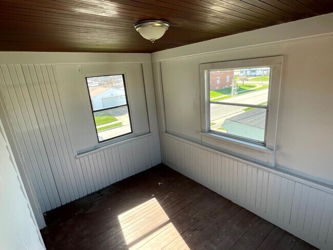 Building Photo - 6711 Dartworth Dr