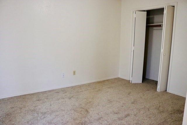 Building Photo - 302 Shady Valley Dr