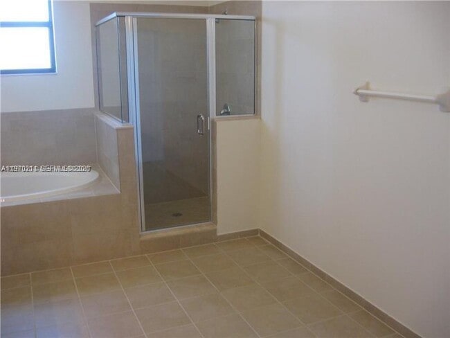 Building Photo - 16585 SW 42nd Way