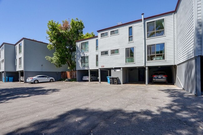 Building Photo - 1BR/1BA Pet-Friendly Top-Floor Condo with Bonus Room & Resort-Style Amenities | San Mateo | YouTu...