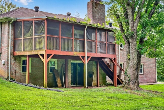 Building Photo - 121 Caldwell Dr