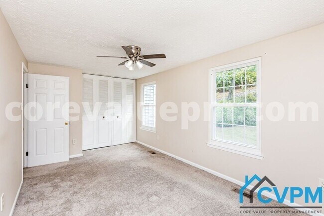 Building Photo - 1406 Point O Woods Ct