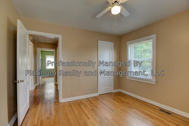 Building Photo - 406 Gary Hills Dr