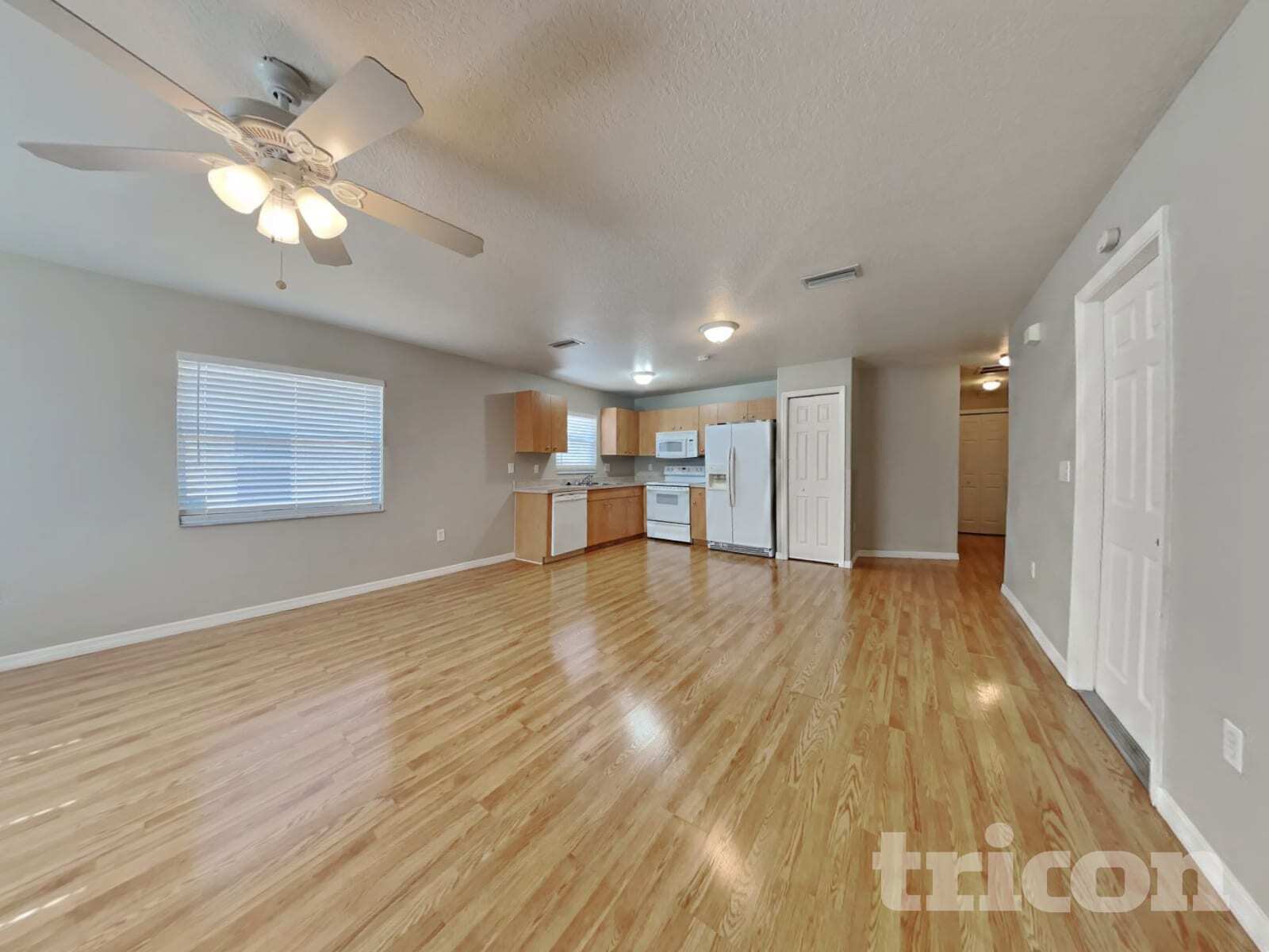 Building Photo - 2835 31st Ave E