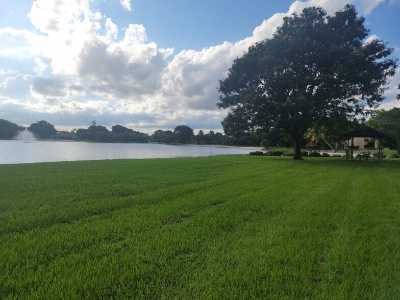 Building Photo - 15285 SW 107th Ln