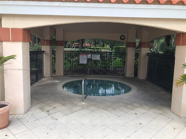 Building Photo - 3410 Pinewalk Dr N