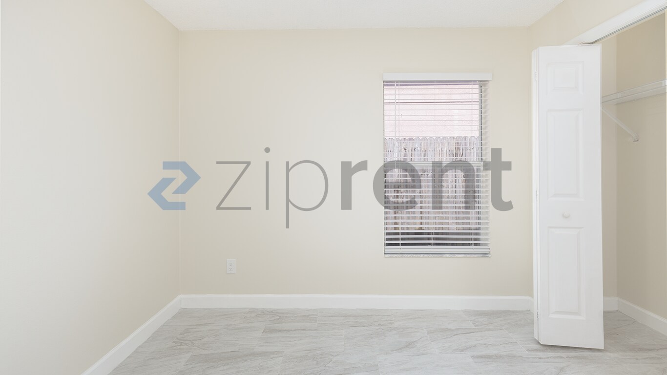 Building Photo - Unit