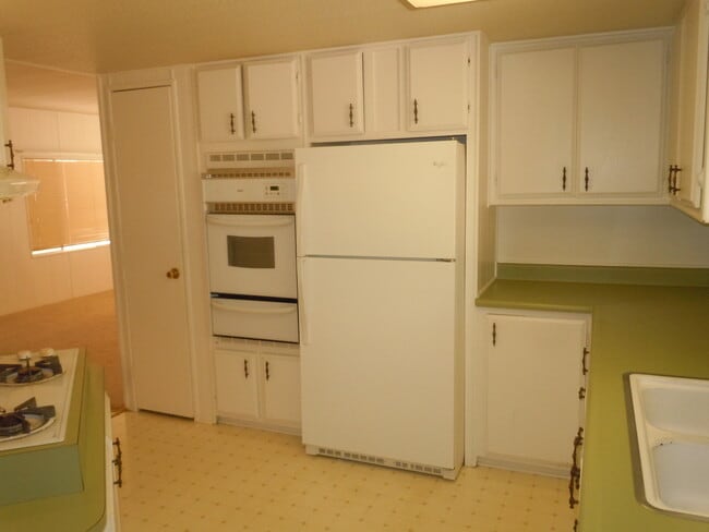 Building Photo - Country Living on Beautiful Melrose Ranch