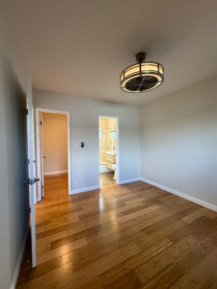 Building Photo - 5567 Inglewood Blvd