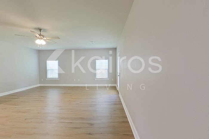Building Photo - 13745 Pinyon Dr