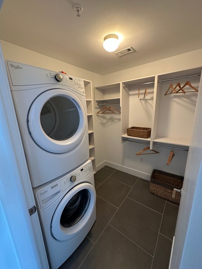 Building Photo - 190 NE 26th St