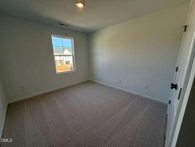 Building Photo - 209 Lily Patch Ln