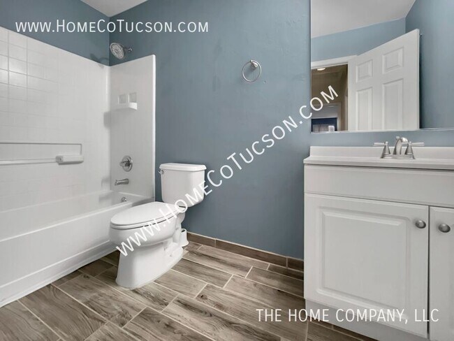 Building Photo - 1034 W Camino Hombre Viejo