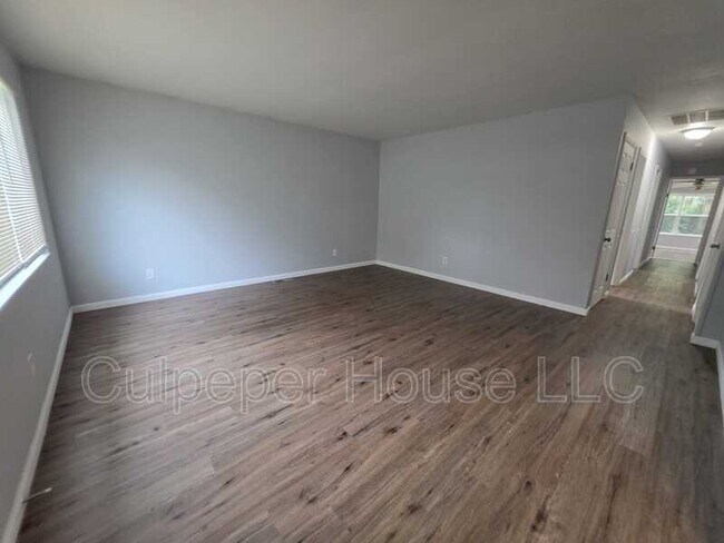 Building Photo - 3414 Forest Grove Dr