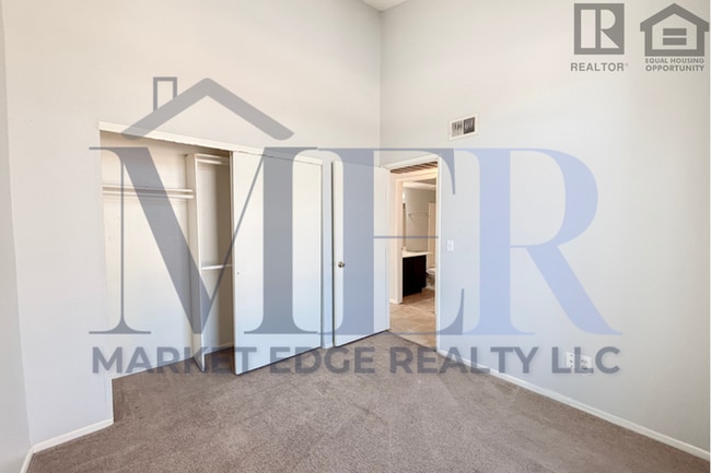 Building Photo - 2Bed/1Bath Condo at Peoria/53rd Ave! Ready for Immediate Move-In!