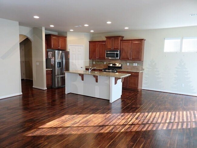 Building Photo - Gorgeous 4 Bedroom home located in Puyallup!