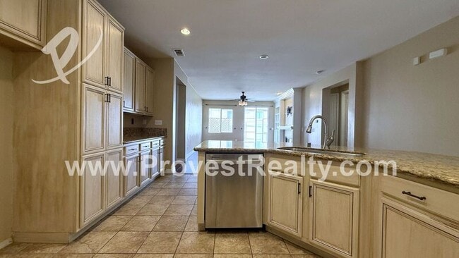 Building Photo - 13272 Sunland St