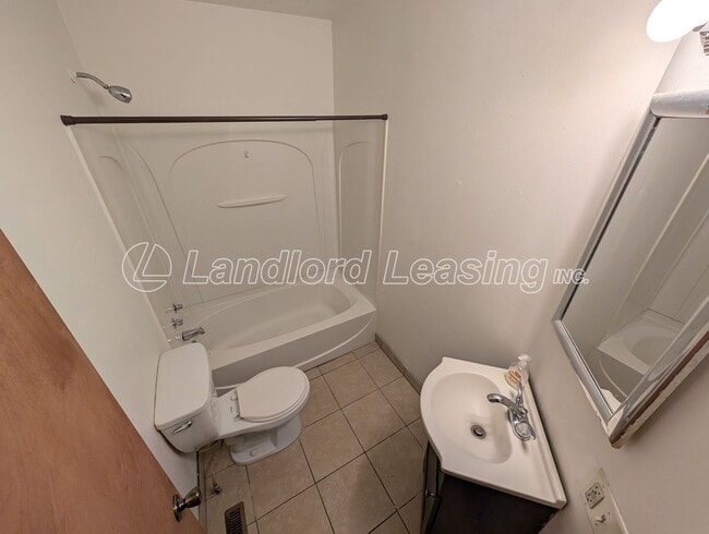 Building Photo - Comfortable 2-Bedroom Ranch with Amish-Built 2-Car Garage