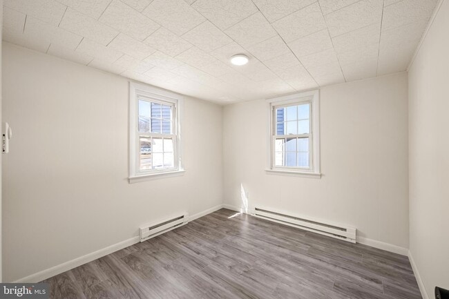 Building Photo - 75 S Washington Dr