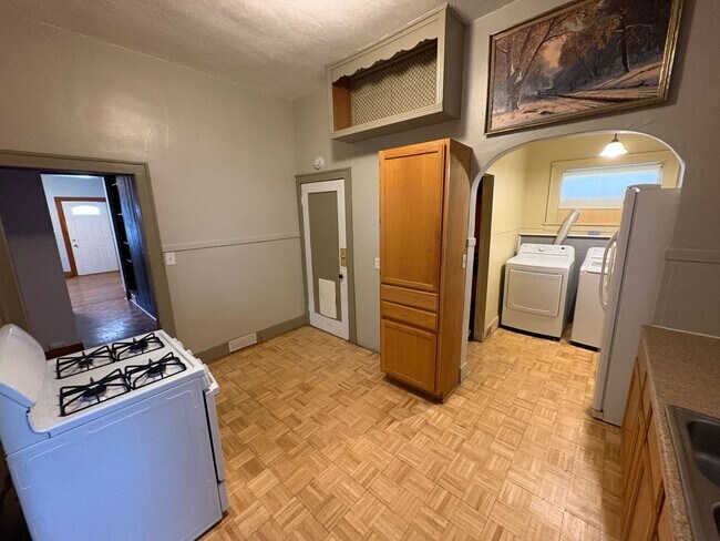 Building Photo - 2274 Orchard St