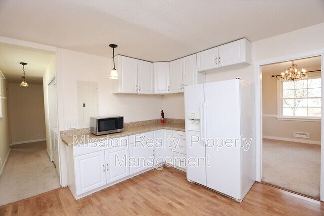 Building Photo - 8707 Mapleton Rd