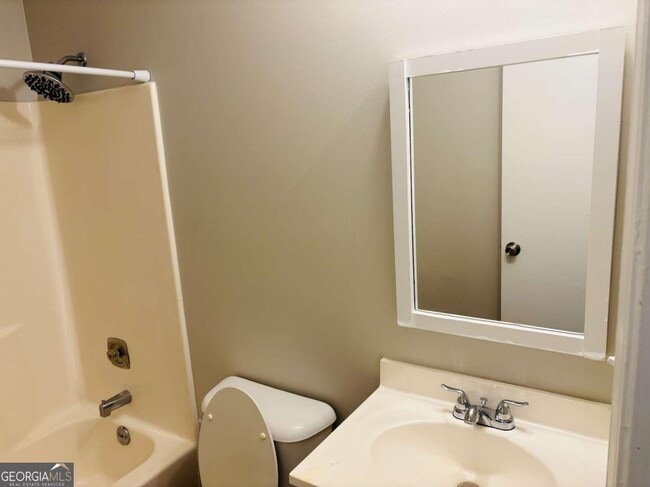 Building Photo - 42 Westgate Park Ln